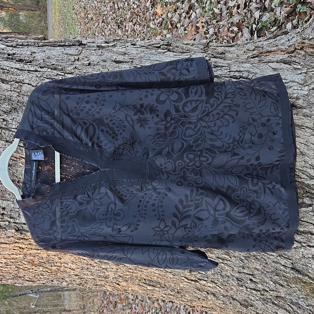 JENNIFER LAUREN.  Sheer Black Floral Tunic Top. Size L. Like New!